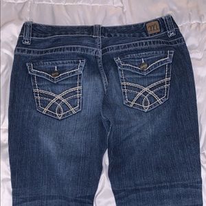 Maurices “Madison” capris size 7/8 dark wash